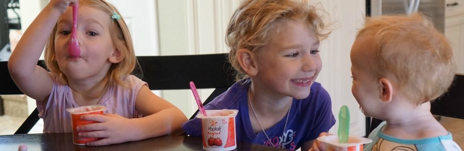 Simplifying Our Mornings with #Yoplait #CalciYUM